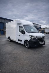 LWB & MWB Vans Available for Urgent Deliveries – Affordable Rates !